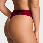 Victoria's Secret - Calcinha Fio Dental c/ Logo Brilhante